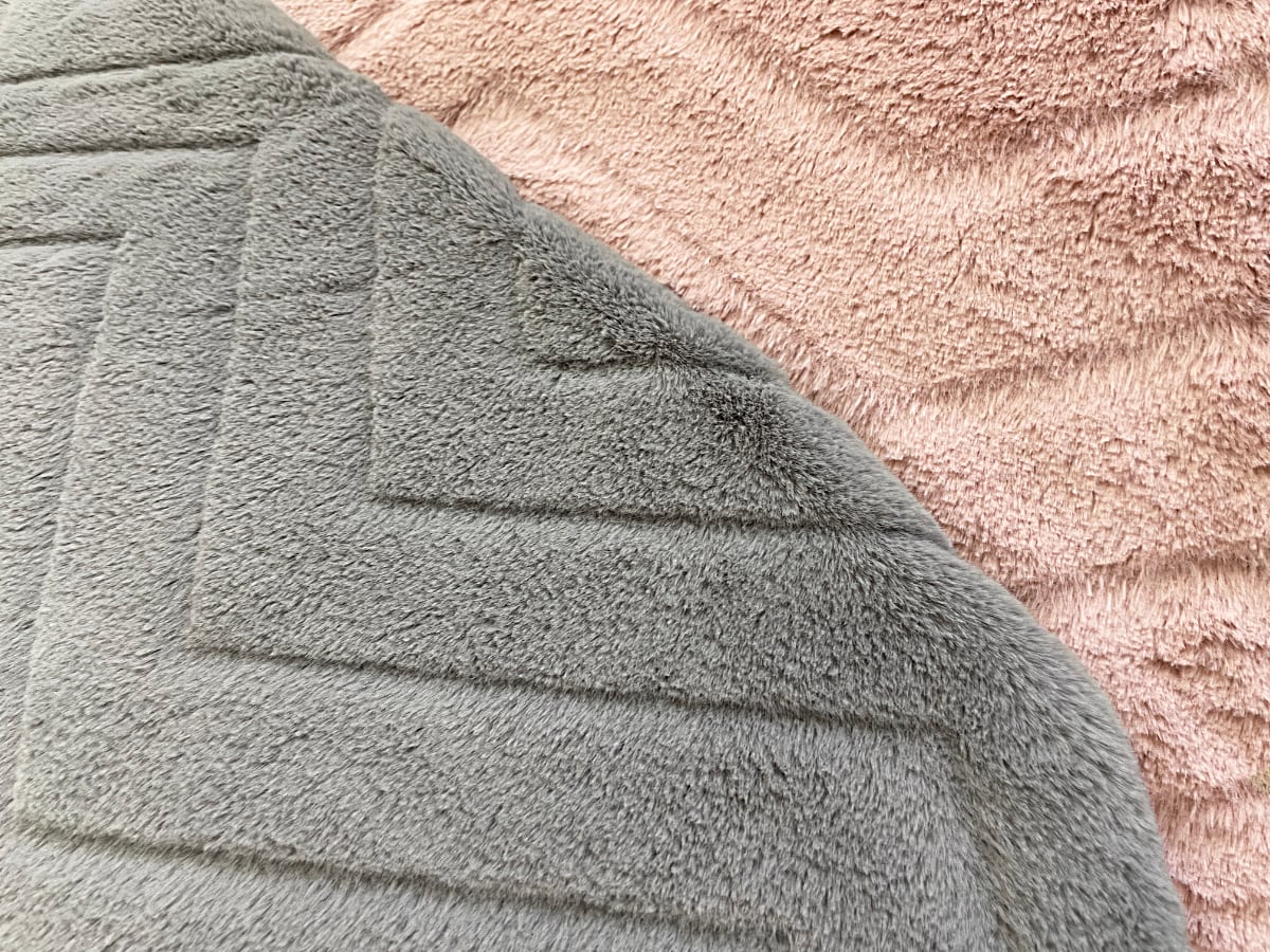 kliknutít zobrazíte maximální velikost obrázku zateplená stahovací deka Pinkie Fur Grey