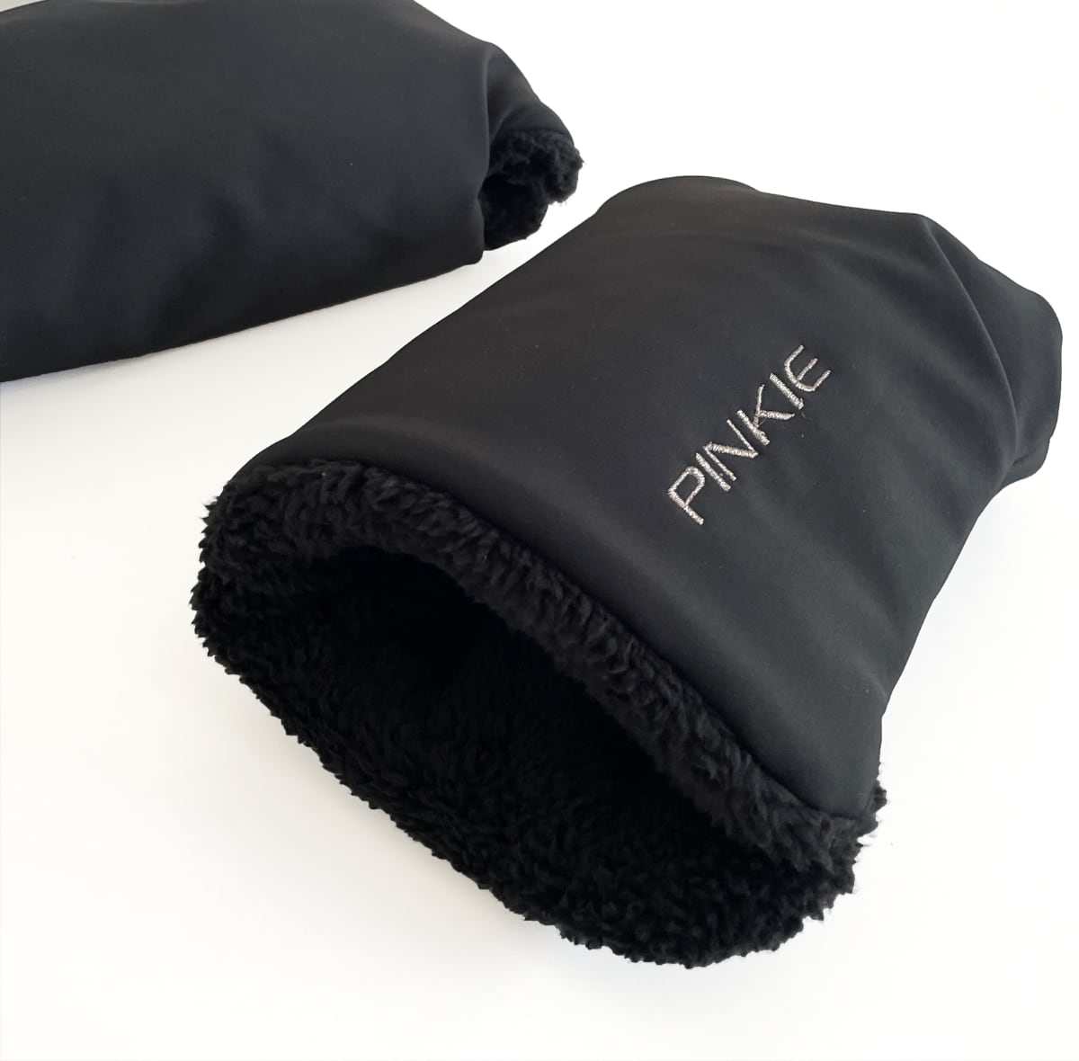 kliknutít zobrazíte maximální velikost obrázku softshellové rukavice na kočárek Pinkie Black