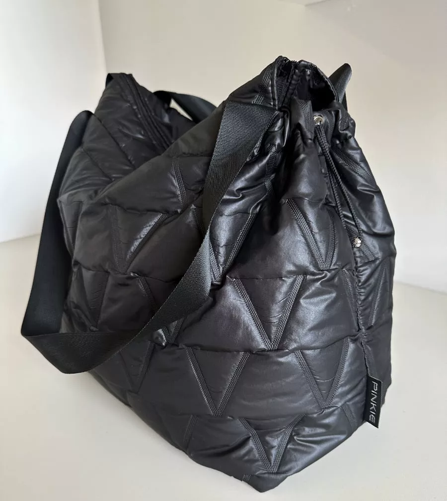 kliknutít zobrazíte maximální velikost obrázku univerzální taška Vee Black